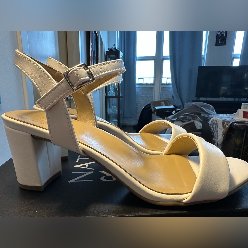 Naturalizer Bristol White Leather Block Heels WIDE WIDTH - New w/out tags